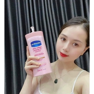 Dưỡng thể Vaseline 725ml