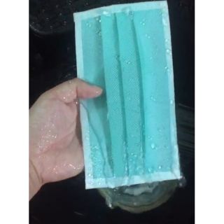 Khẩu trang vải không dệt.