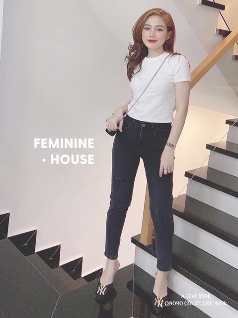 Áo phông croptop phom nhỏ ôm