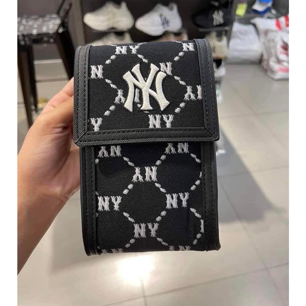 Túi đeo chéo mini MLB