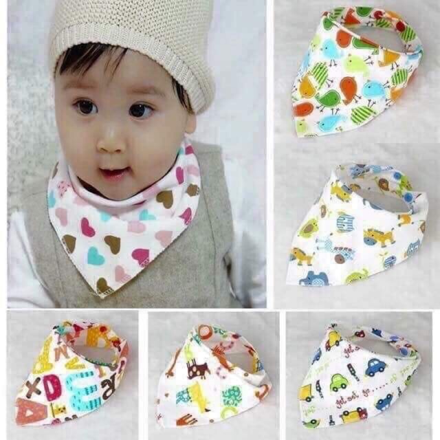 10 khăn yếm tam giác