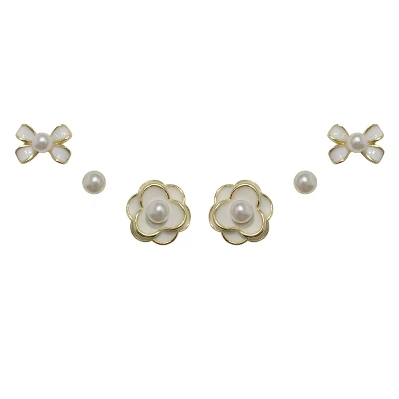 Đôi Khuyên Tai Hình Hoa Trà Đính Ngọc Trai Thanh Lịch Cho Nữ