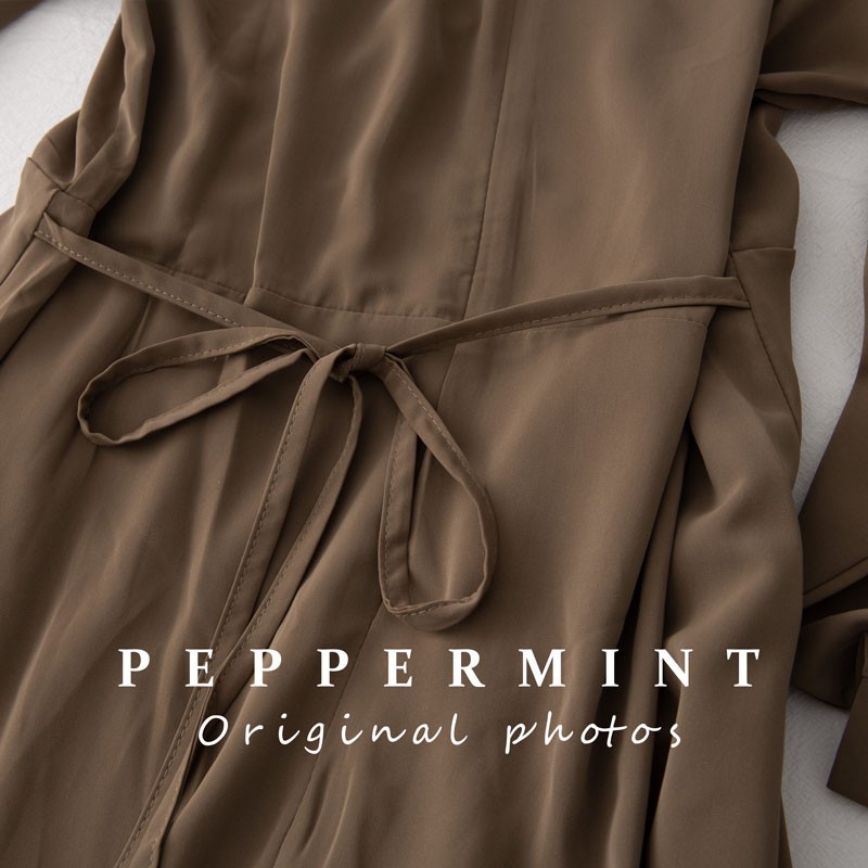 Đầm midi dài tay cổ vuông trơn màu xinh xắn