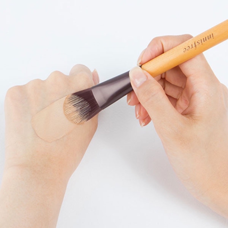 Cọ má hồng innisfree Mini Blusher Brush
