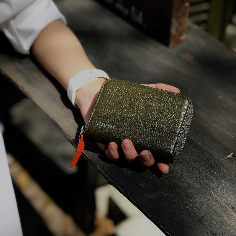 Ví da bò thật Goodie màu Rêu, khoá kéo YKK bền mượt - Thiết kế chính hãng từ Lemont.