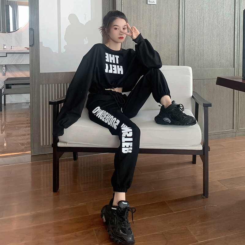 Mẫu Đẹp Giá Sỉ ❤ Set Bộ Thể Thao Áo Croptop Nỉ Dài Tay Rút Dây The Hell Mix Quần Jogger Monster Đen Xám