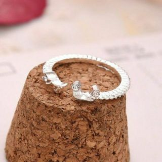 Nhẫn hở đính đá hình nốt nhạc