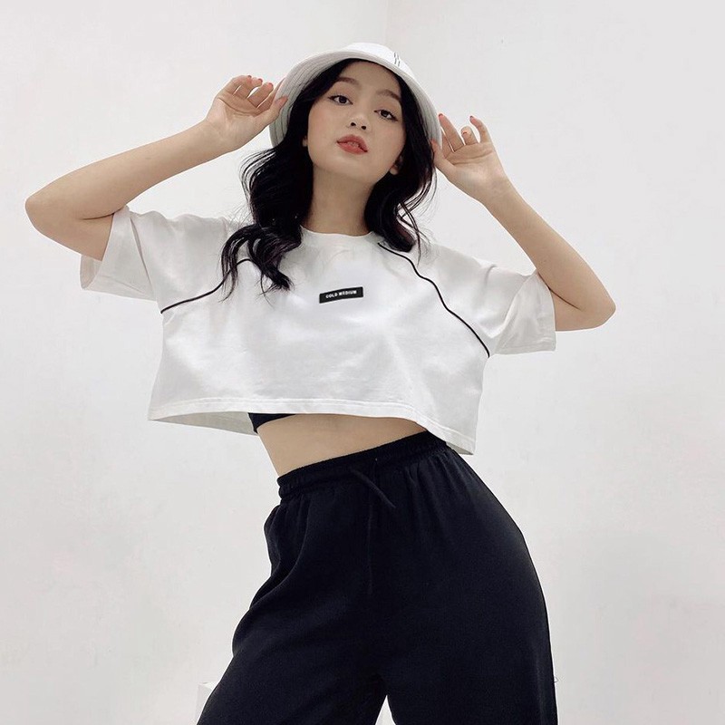 Áo Thun Croptop Nữ Logo Ngực Hở Eo ⚡FREESHIP⚡ Áo Phông Nữ Dáng Lửng Tay Lỡ 2 Màu