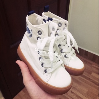 Giày trắng HM size 23