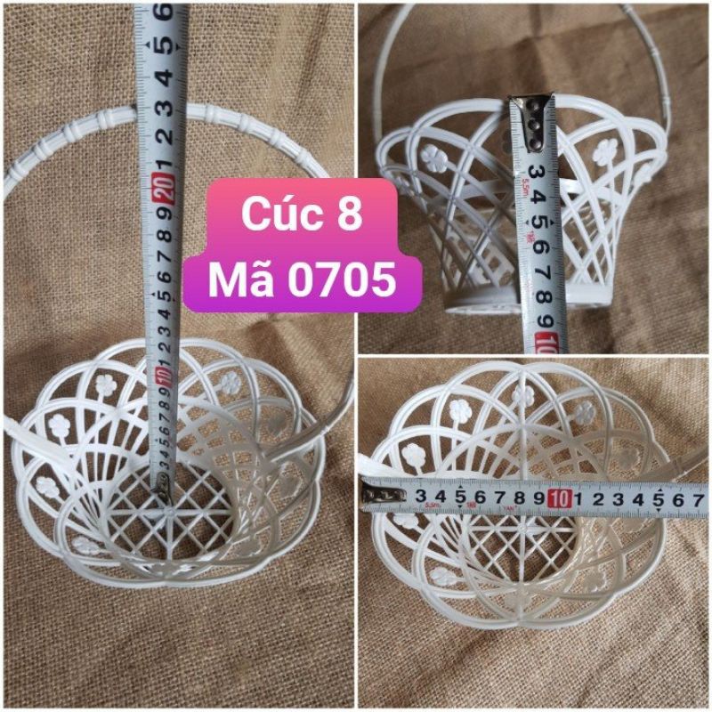 Giỏ nhựa cúc 8