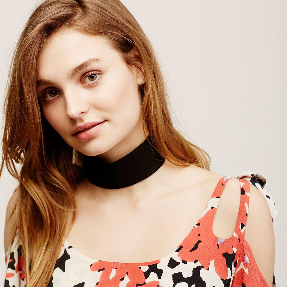 Choker Nhung Đen Phong Cách Gothic Cá Tính