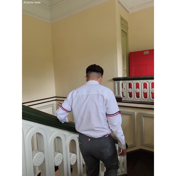 Áo sơ mi thomw 3 vạch hót trend 2022
