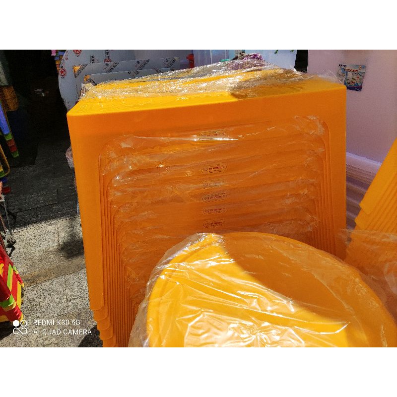 Bàn nhựa vàng  cao cấp loại 1