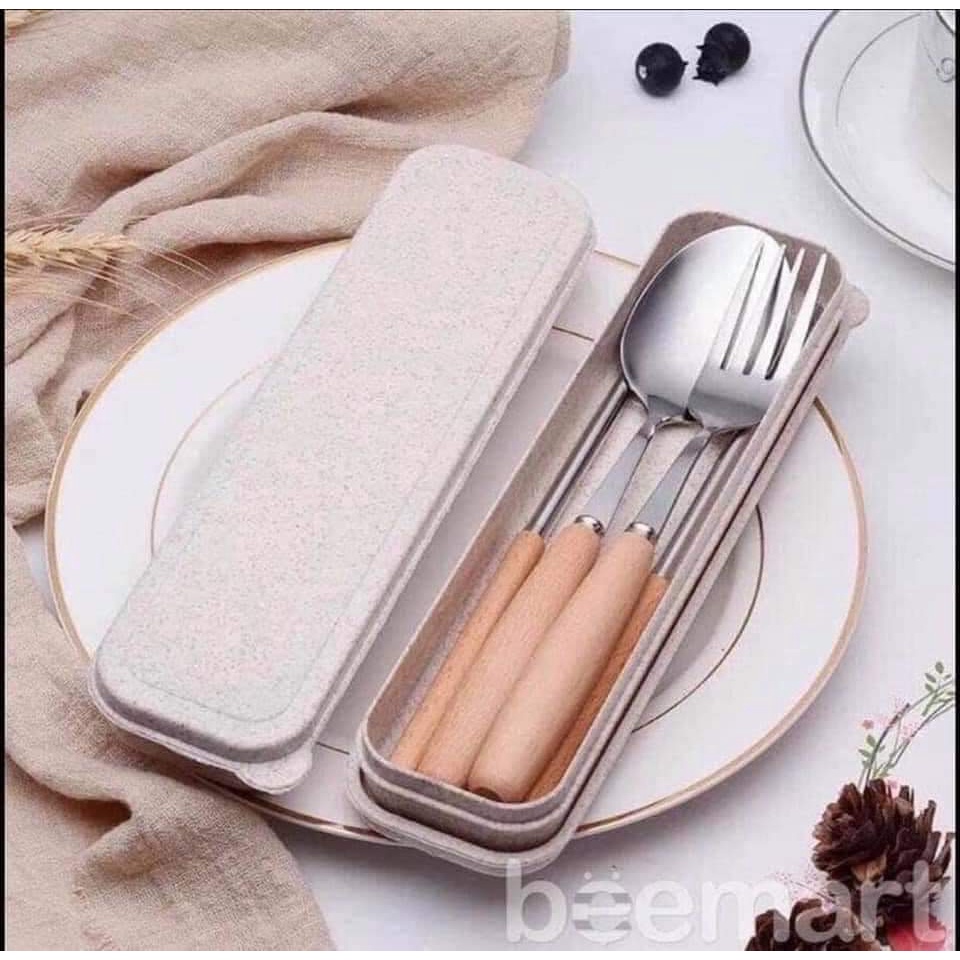 Bộ 3 cái muỗng, đũa, nĩa cán gỗ kèm hộp đựng siêu tiện lợi cho gia đình