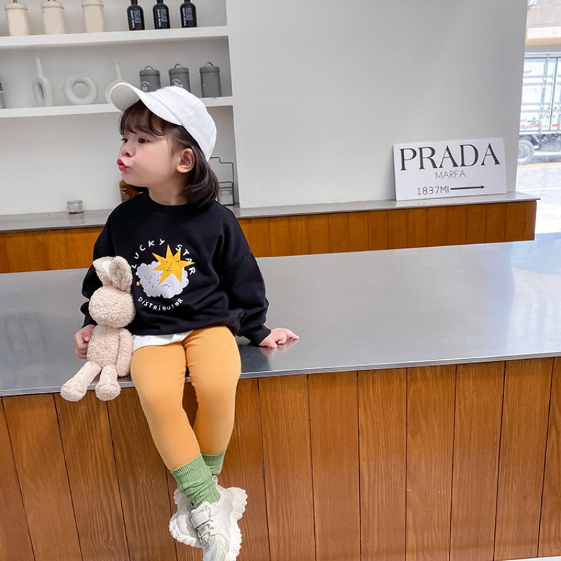 Áo sweater tay dài in hình hoạt hình đáng yêu cho bé