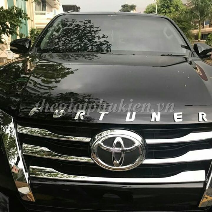 Logo chữ FORTUNER 3D nổi dán trang trí xe Toyota Fortuner .Hàng đẹp