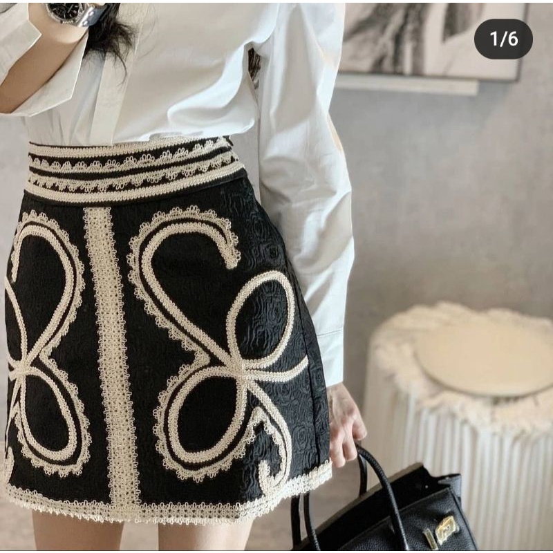Chân váy hoa văn nổi Quảng Châu cao cấp