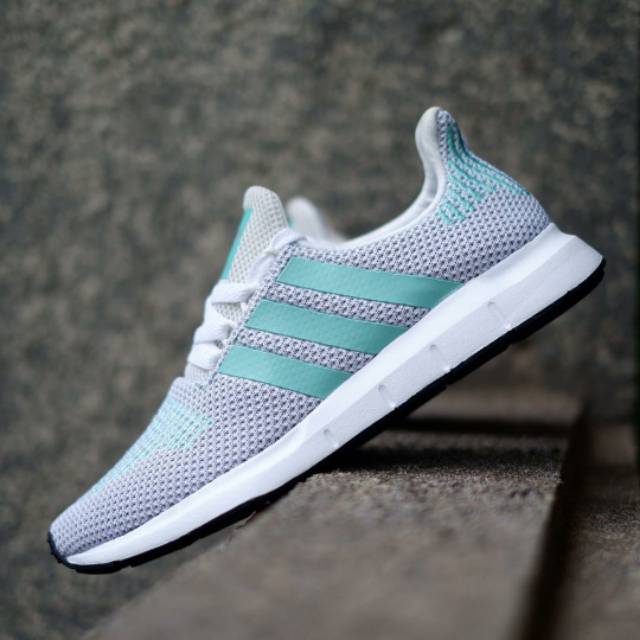 Giày Bata Adidas Swift Run Thời Trang Năng Động