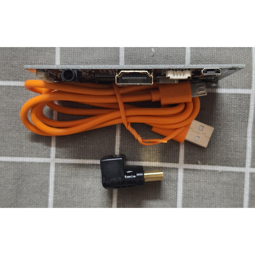 Tản nhiệt nước custom Màn 7 inch 1024x600, cab HDMI, nguồn usb
