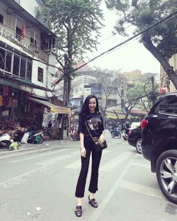 Quần jeans ống loe
