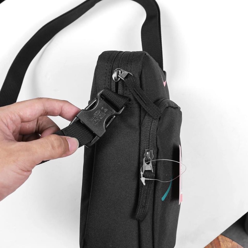 Túi đeo thể thao Nike