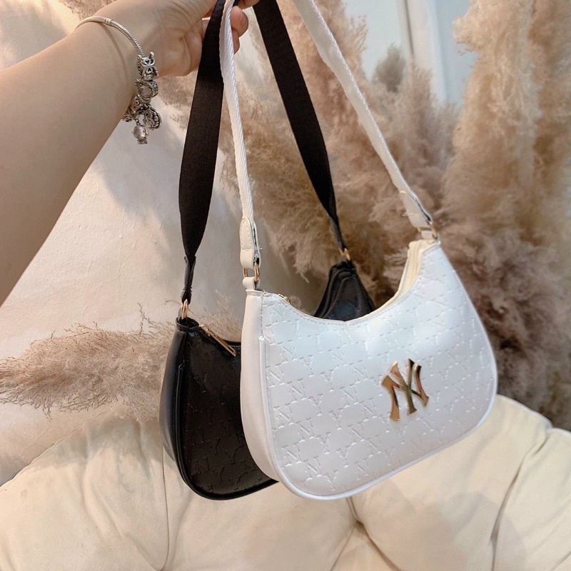 Túi kẹp nách chất da PU mềm logo thêu siêu hot