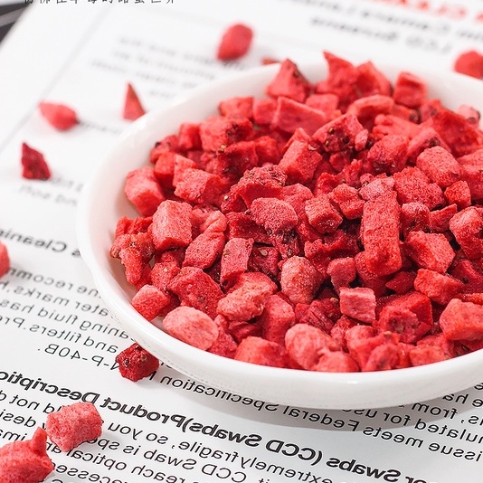 Dâu tây sấy giòn cắt hạt lựu