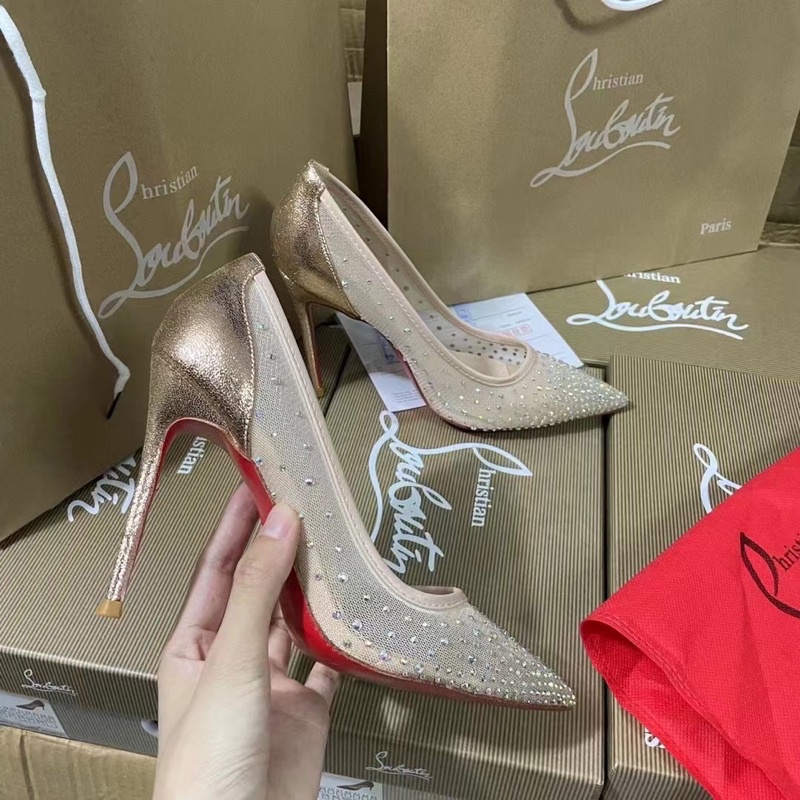 ❤️❤️❤️Louboutine 9f về hàng cưng quá ạ :B . Em về chuẩn hàng super