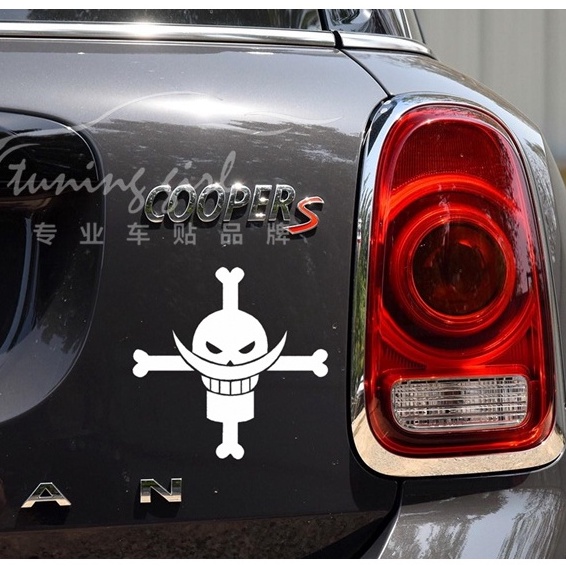 Miếng Dán Trang Trí Nắp Bình Xăng Xe Hơi / Laptop / Ipad / Điện Thoại Họa Tiết ONE PIECE Màu Phản Quang