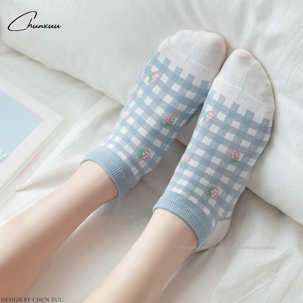 Tất nữ cổ ngắn tông màu xanh trắng họa tiết quả dâu dễ thương vải cotton co dãn thoáng mát - Xuu T14