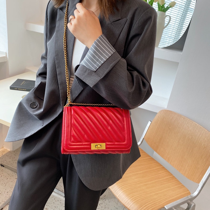 Túi Đeo Chéo Phối Dây Xích Thời Trang Đường Phố Cá Tính Cho Nữ