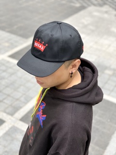 Nón kết Royal