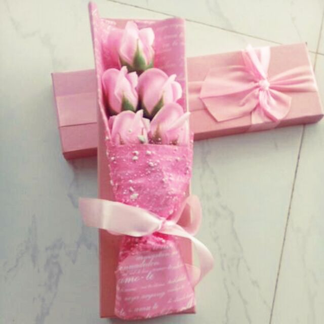 Họp hoa sáp 5 bông giá 68k...sỉ 58k