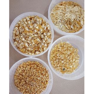 Kim tuyến nhũ vàng hình lông chim