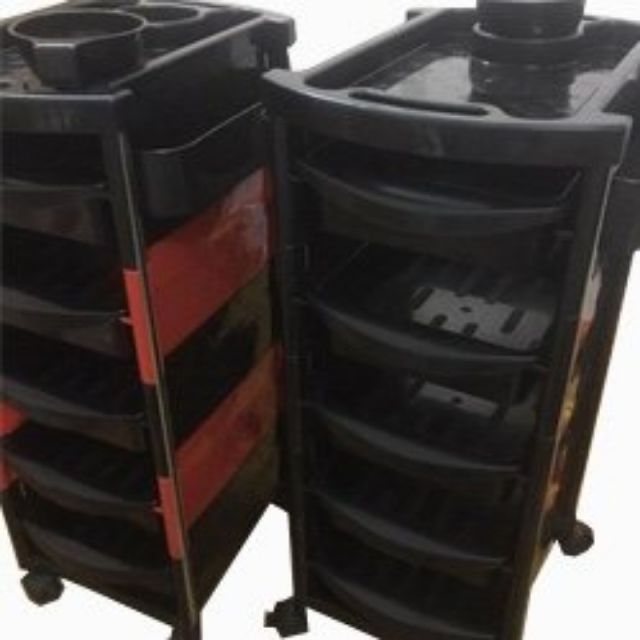 Xe đẩy sử dụng cho các tiệm tóc.