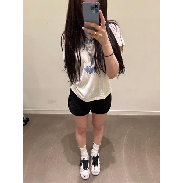 Áo phông in hình thiên thần giống Jennie Blackpink, Seo Ah Ri phim Celebrity, Giselle aespa