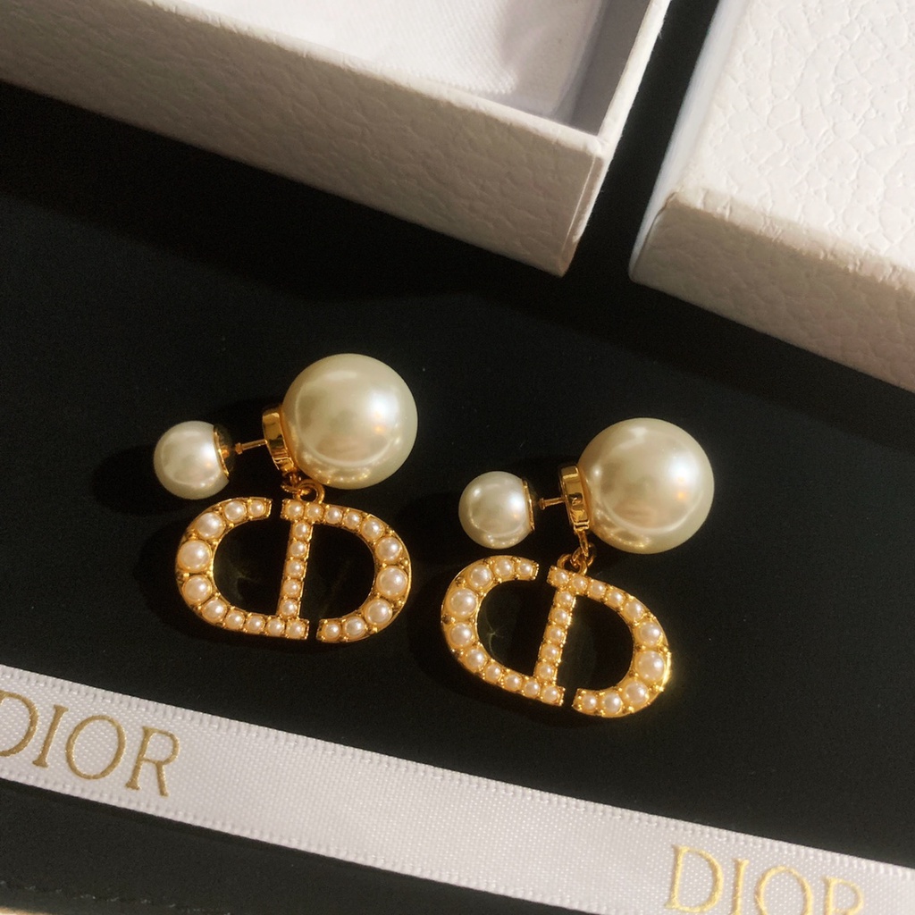 Bông tai ngọc trai Dior CD dành cho nữ Chất liệu đồng thau