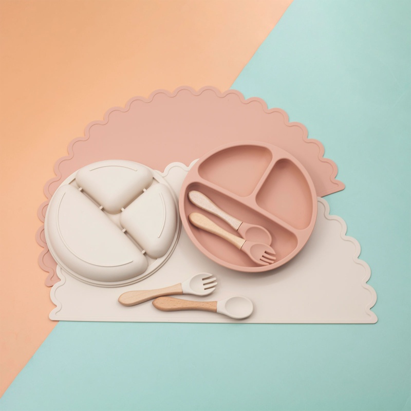 Bộ 5 Món Chén Đĩa &amp; Muỗng &amp; Nĩa Bằng Silicone Cho Bé