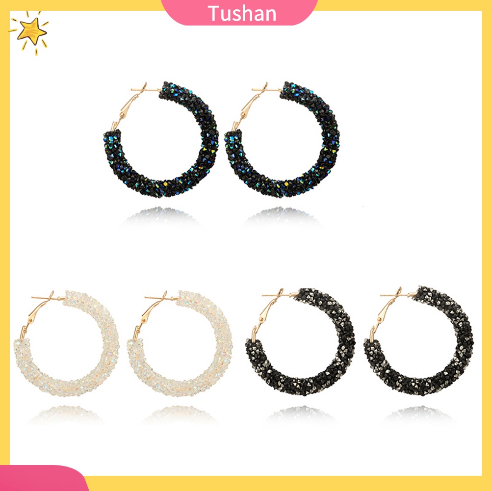 Khuyên tai dáng tròn phong cách thời trang tinh tế cho phái nữ