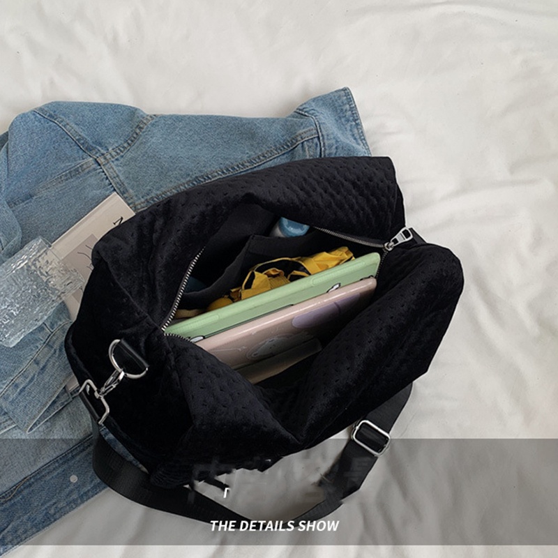 Túi đeo vai IELGY có sức chứa lớn trọng lượng nhẹ dùng khi tập thể thao độc đáo