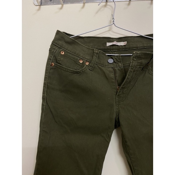 Quần jeans xanh rêu