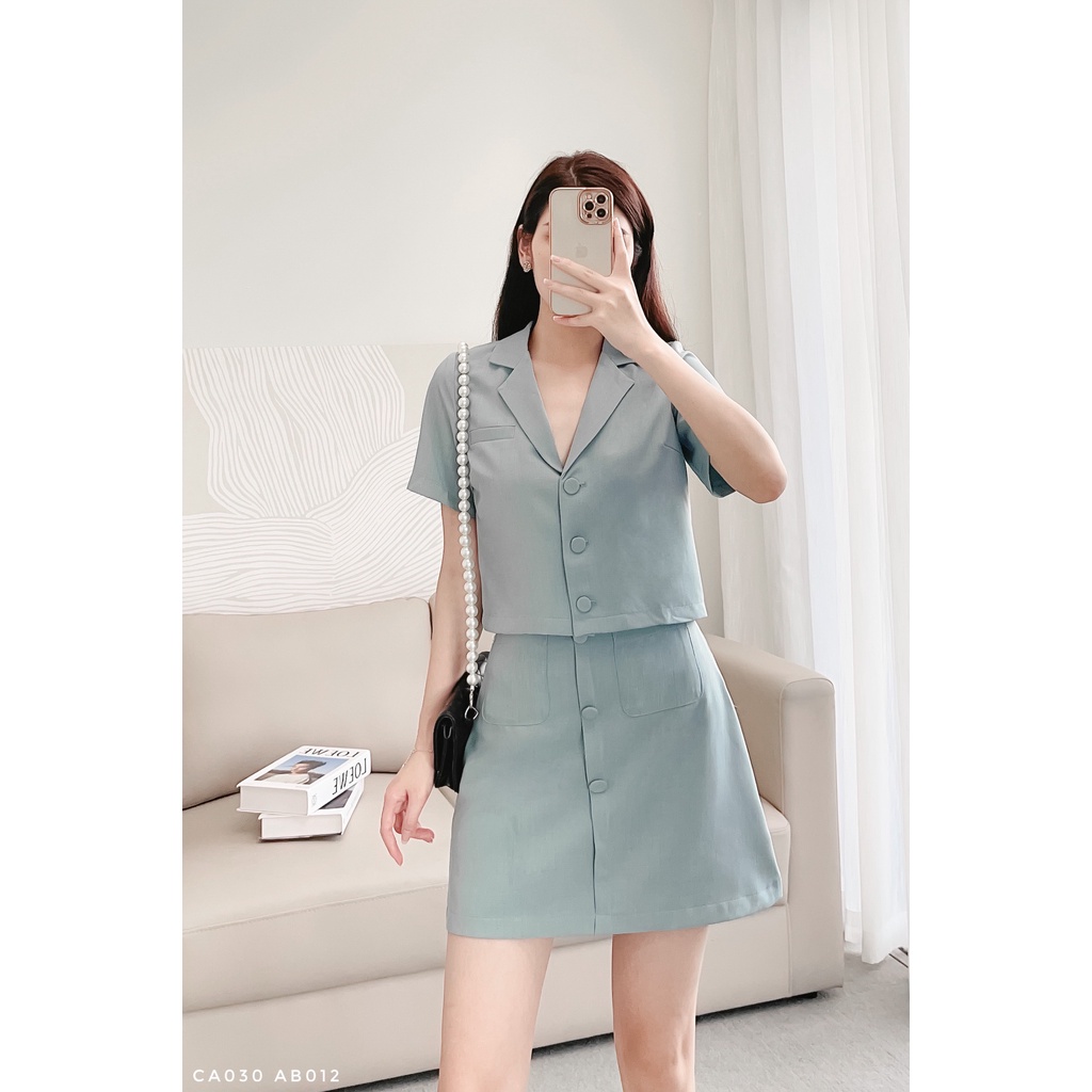 Áo blazer dáng ngắn phối cúc trẻ trung Calie AB012 CA030