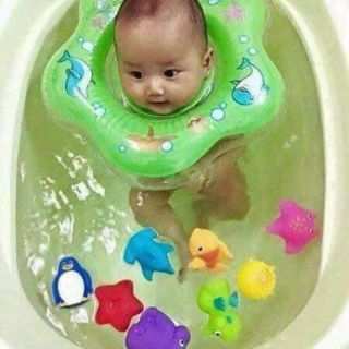 Phao bơi đỡ cổ cho bé yêu