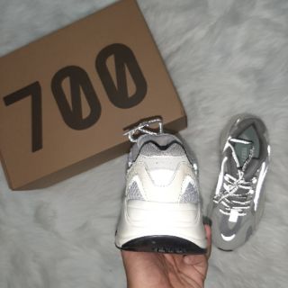 Giày Sneakers zy 700 Static Phản Quang Pitaci