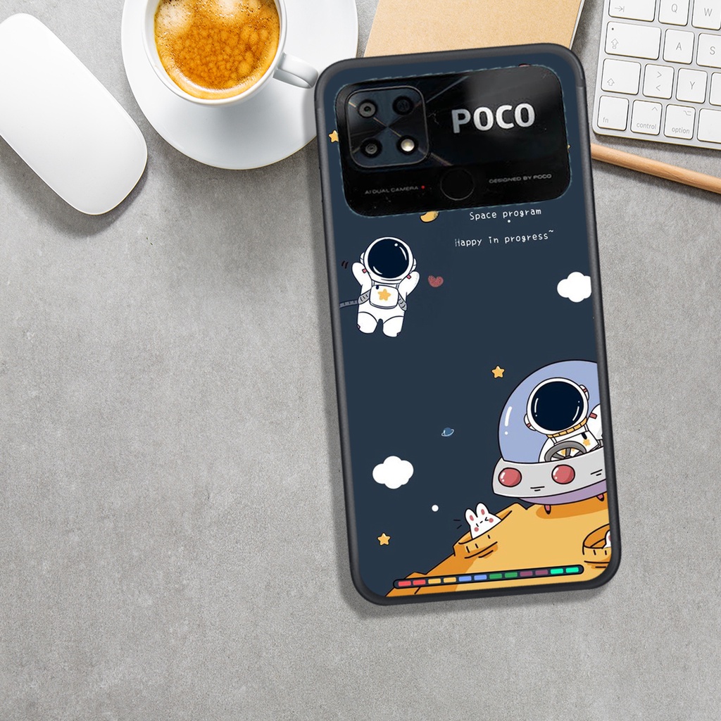 ỐP LƯNG XIAOMI POCO C40,  IN HÌNH PHI HÀNH GIA CHIBI ĐẸP, NGẦU.