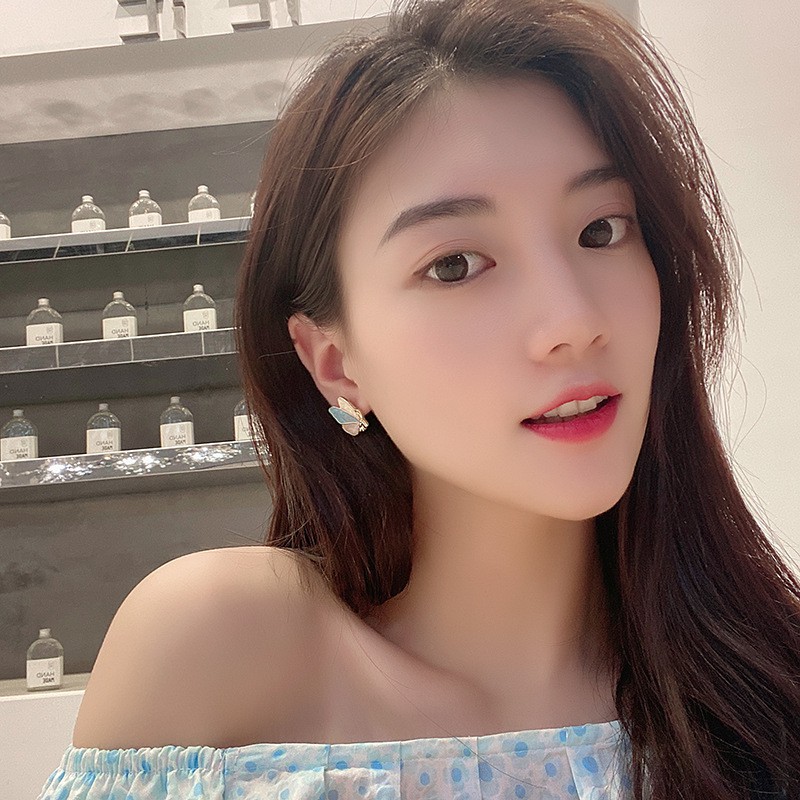 Bông Tai Hàn Quốc Hot Trend Hình Bướm 3 Màu Xinh Xắn Mainia Shop