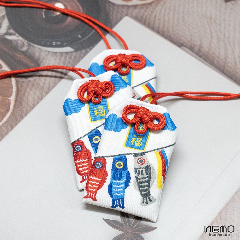Túi may mắn Omamori Hình Cá Nhật tặng Túi Bảo Vệ tặng Đá Ngũ Sắc tặng Hoa Oải Hương Nụ Khô - OMCA
