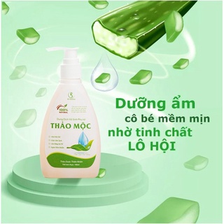 Dung dịch vệ sinh hoa cúc kết hợp cùng trầu không cảm giác dễ chịu, thơm mát