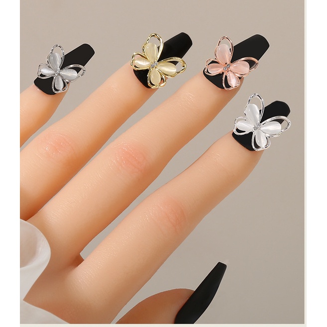 Charm buom mã moi trang trí nail
