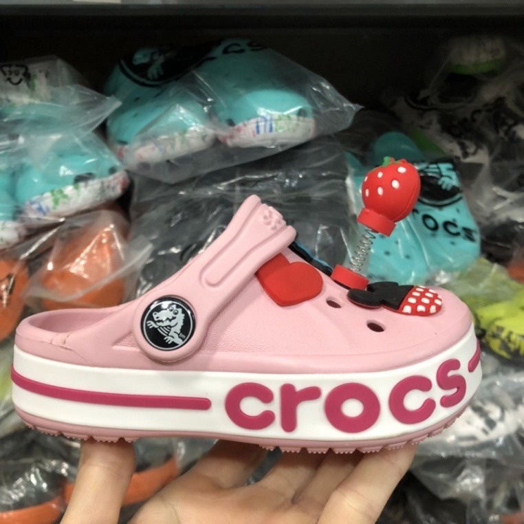 Dép sục cross cho bé gái màu BAY a hồng từ 2 tuổi đến 14 tuổi tăng kèm sticker gắn dép
